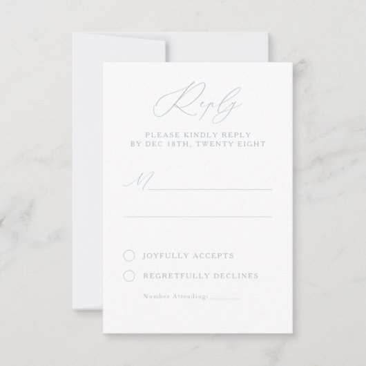 Elegante Dusty Blue & White Calligraphy RSVP-Karte RSVP Karte (Vorderseite)