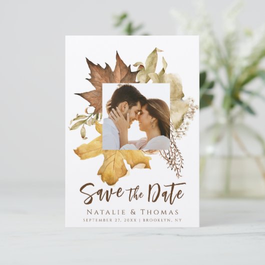 Elegante Dusty Brown Herbst-Hochzeit im Herbst Save The Date (Stehend Vorderseite)