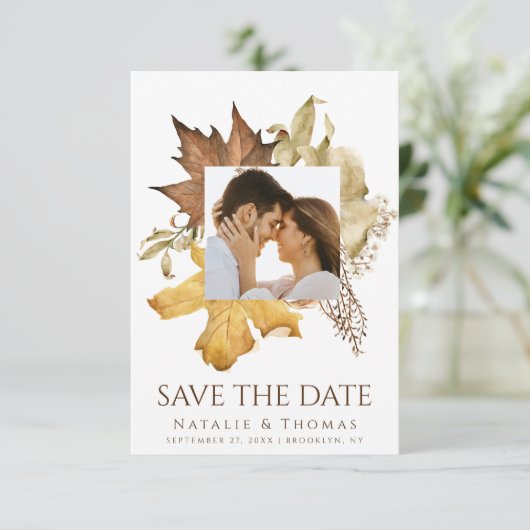 Elegante Dusty Brown Herbst-Hochzeit im Herbst Save The Date (Stehend Vorderseite)