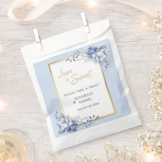 Elegante Dusty Powder Blue and Gold Floral Wedding Geschenktütchen (Ausgeschnitten)