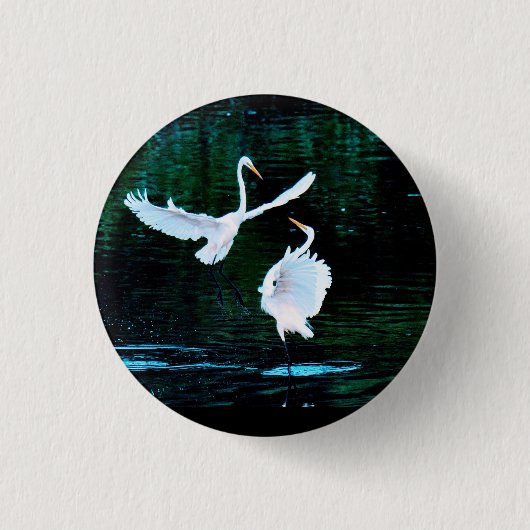 Elegante Egrets im Tanz Button (Vorderseite)