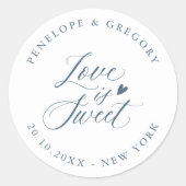 Elegante Einfache Minimalistisch Moderne Liebe ist Runder Aufkleber (Vorderseite)