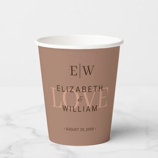 Elegante einfache Mocha-Mousse mit Monogram-Hochze Pappbecher (Rückseite)