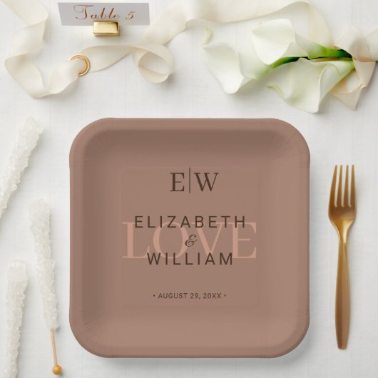 Elegante einfache Mocha-Mousse mit Monogram-Hochze Pappteller (Hochzeit)