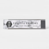 Elegante, einfache Schwarz-weiß-Marmor-Logo-Namens Schreibtischnamensplakette (Vorderseite )