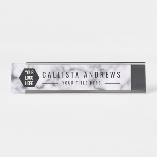 Elegante, einfache Schwarz-weiß-Marmor-Logo-Namens Schreibtischnamensplakette (Vorderseite )