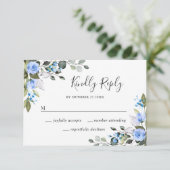 Elegante Eucalyptus Blue Rose Wedding RSVP Card Karte (Stehend Vorderseite)