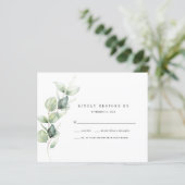 Elegante Eucalyptus Foliage Wedding RSVP Card (Stehend Vorderseite)