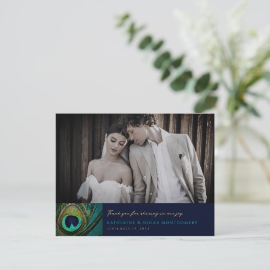 Elegante Exotic Peacock Feather Fotografy Wedding Dankeskarte (Stehend Vorderseite)