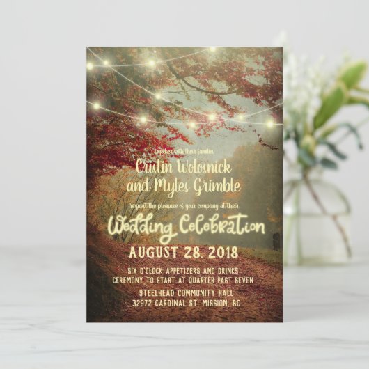Elegante Fall Bäume Rustikale String Lights Hochze Einladung (Stehend Vorderseite)