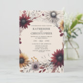 Elegante Fall Wildblumen Burgundy Wedding Einladung (Stehend Vorderseite)