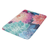 Elegante farbenfrohe Dahlia-Blume auf dunklem Hint Badematte (Schrägansicht)