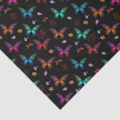 Elegante farbenfrohe Schmetterlinge auf schwarz Seidenpapier (Ausschnitt)