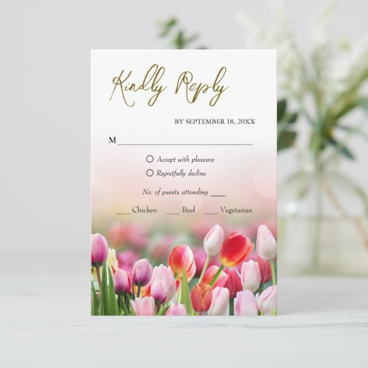 Elegante farbenfrohe Tulip Florals RSVP Card Karte (Stehend Vorderseite)