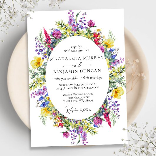 Elegante farbenfrohe Wildblumen und Kräuterrahmen Einladung