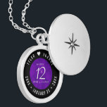 Elegante Feier zum 12. Geburtstag der Seidenhochze Medaillon<br><div class="desc">Gedenken Sie den 12. Hochzeitstag mit diesem eleganten Schloss! Elegante, weiße Serifen und serifenlose Schriftzüge auf einem luxuriösen lila Seidenhintergrund sorgen für eine unvergessliche Touch für diesen besondere Anlass und Meilenstein. Passen Sie sich mit den Namen des glücklichen Paares und den Terminen für ihren Seidenjubiläum an. Design © W.H. Sim,...</div>