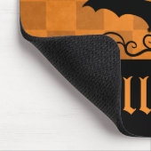 Elegante Fledermaus mit Wirbel Happy Halloween Mousepad (Ecke)