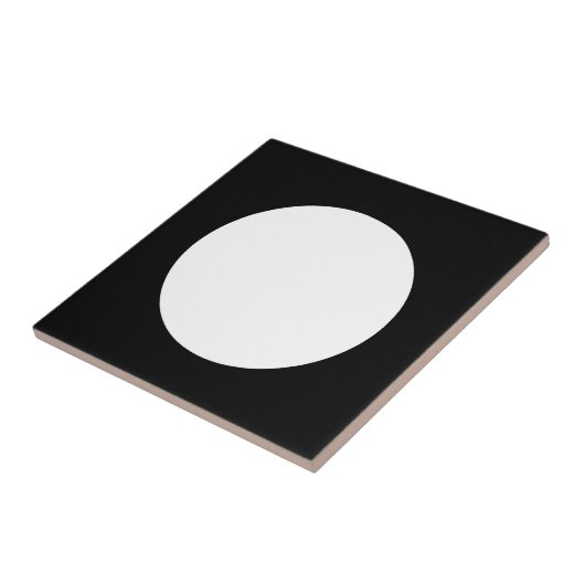 Elegante Fliesen aus weißer und schwarzer Keramik (Seite)