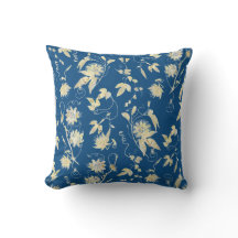 Elegante Floral auf Classic Blue