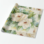 Elegante Floral Christmas Magnolia Weißer Name  Geschenkpapier<br><div class="desc">Dieses elegante Weihnachtsgeschenkpapier mit weißem Text und wunderschönen magnolischen Blume sind großartige Designelemente für dieses Produkt. Der phantastische Teil ist, dass Sie ihn anpassen können, indem Sie einen Namen hinzufügen und eigene Wörter schreiben. Ich malte diese wunderschönen magnolischen Blume in Aquarell vor ein paar Jahren und jetzt bin ich so...</div>