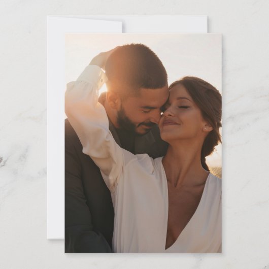 Elegante floral Dusty Blue Foto Engagement Party Einladung (Rückseite)