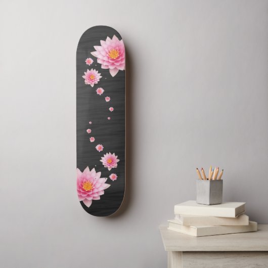 Elegante Floral Floating Pink Lotus Blume Skateboard (Wandkunst)