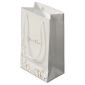 Elegante Floral Ivory Personalisiert Small Paper B Kleine Geschenktüte (Vorderseite Schrägansicht)