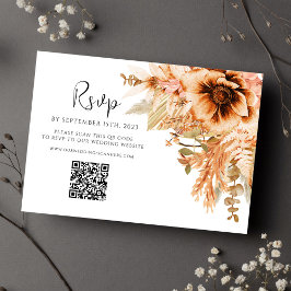 Elegante Floral QR Code Terracotta Hochzeit im Her RSVP Karte