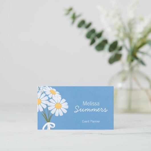 Elegante Floral White Daisies Rustikal Visitenkarte (Stehend Vorderseite)