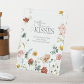 Elegante Floral Wie viele Kisses Brautparty Sockelschild (In SItu)