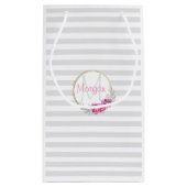Elegante florale Monogramm Gray Streifen Custom Kleine Geschenktüte (Rückseite)