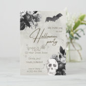 Elegante Florals und Skull Halloween-Party Invitat Einladung (Stehend Vorderseite)