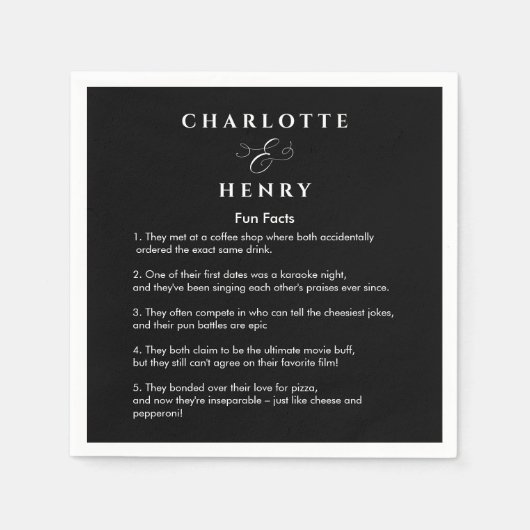 Elegante Fun Facts Black & White Wedding Serviette (Vorderseite)