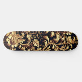 Elegante Fusion: Schwarze und goldene Blume Flämis Skateboard (Horizontal)