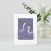 Elegante Gans in einem Lavendelgarten Kunstpostkar Postkarte (Stehend Vorderseite)
