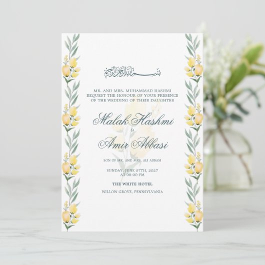 Elegante, gelbe Blumengrün, muslimische Hochzeit Einladung (Stehend Vorderseite)