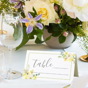 Elegante, gelbe Blumensage Grüne Sommerhochzeit Platzkarte