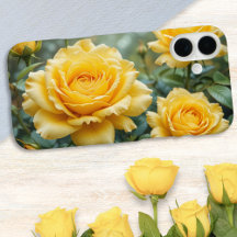 Elegante gelbe Rosen mit Regentropfen Blumengarten