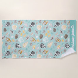 Elegante gemusterte Muscheln auf Minze Strandtuch