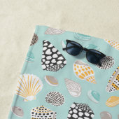 Elegante gemusterte Muscheln auf Minze Strandtuch (Beispiel)