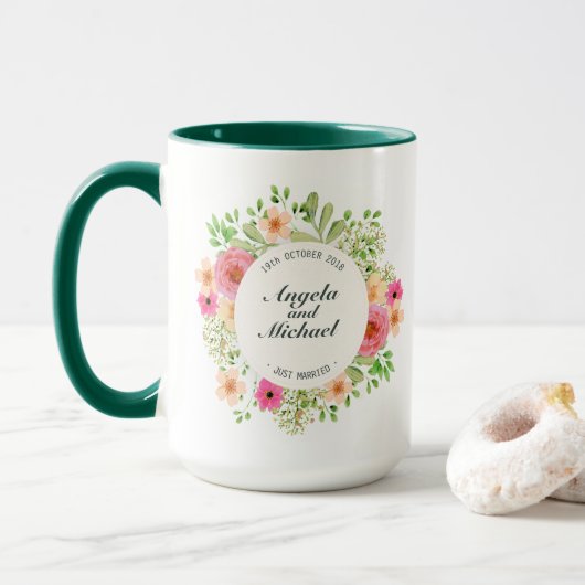 Elegante gerade verheiratete Hochzeits-kombinierte Tasse (Mit Donut)