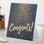 Elegante "Glückwünsche!" Gruß mit Golden Confetti Sockelschild (In Situ)