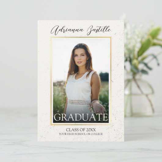 Elegante Gold 3 Foto Calligraphy Graduation Party Einladung (Stehend Vorderseite)