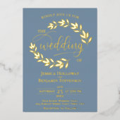 Elegante Gold Blätter auf Dusty Blue Classy Weddin Folieneinladung (Vorderseite)