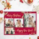 Elegante Gold Bordo 4 Foto Collage Weihnachtskarte<br><div class="desc">Elegantes, modernes Gold und Burgund Botanisches Blätter 4 FotoCollage Frohe Weihnachtskarte. Dieses festliche, mimimalistische, skurrile vier (4) Foto-Urlaubskarte-Template verfügt über eine hübsche Foto-Collage, Imitate Gold-Folie botanische Blätter, Winterbeeren und sagt Frohe Weihnachten und Glück Neues Jahr! Der Grußtext "Frohe Weihnachten und Glück im neuen Jahr" ist in einem handgeschriebenen Schriftzeichen-Schriftart auf...</div>