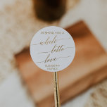 Elegante Gold Calligraphy Lottery Ticket Gefallen Runder Aufkleber<br><div class="desc">Diese eleganten goldkalligraphischen Lottoscheine sind perfekt für eine einfache Hochzeit. Das neutrale Design zeichnet sich durch einen minimalistischen Aufkleber aus, der mit romantischen und skurrilen Imitaten mit Goldfolien-Typografie dekoriert ist. Personalisieren Sie das Etikett mit den Namen der Braut und des Bräutigams. Bitte beachten Sie: Dieses Design enthält keine echte Goldfolie....</div>