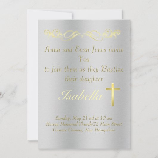Elegante Gold Cross Taufen auf Metall Hintergrund Einladung (Rückseite)