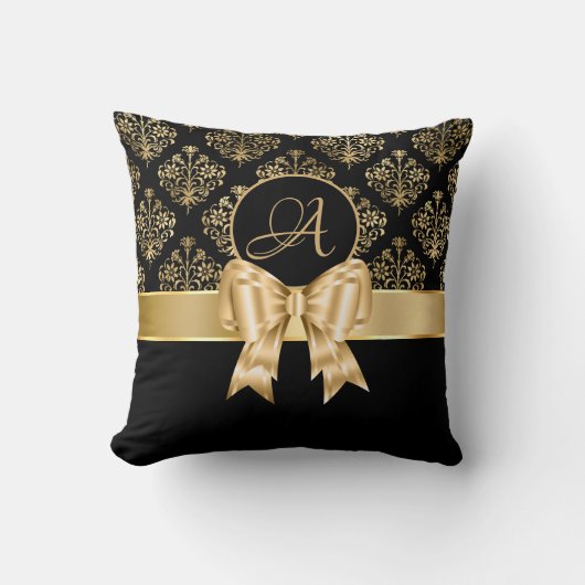 Elegante Gold Damask Monogramm auf schwarz Kissen (Vorderseite)