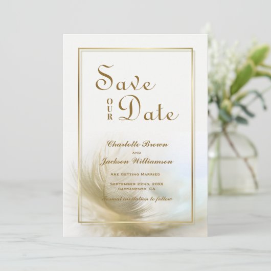 Elegante Gold Feather Wedding Save the Date (Stehend Vorderseite)