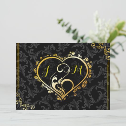 Elegante Gold Heart Monogram Wedding Einladung (Stehend Vorderseite)